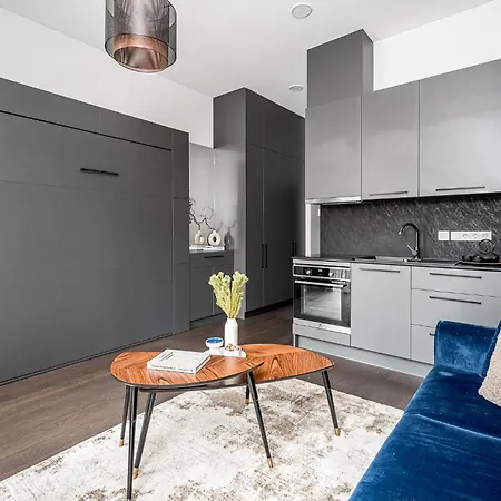 Апартаменти Old Town Renessainse 4 *